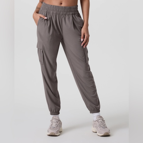 Vuori Pants - Vuori Women’s Villa Cargo Pants in Gray